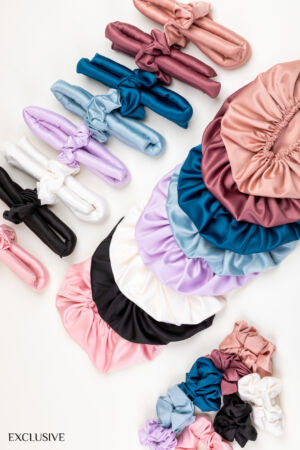 Ensemble Bonnet et Baguette à Boucler les Cheveux en Satin – Disponible en Multiples Couleurs