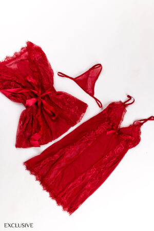 Ivy Ensemble Lingerie 3 Pièces: Nuisette, Déshabillé & String en Dentelle
