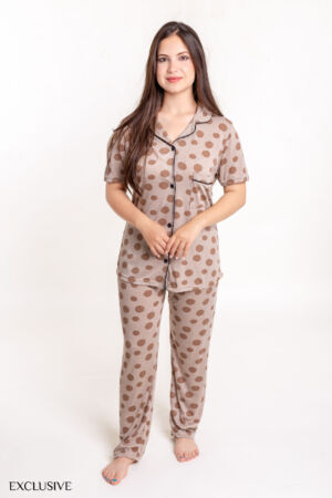 Ensemble Pyjama Lolita Beige: Chemise Boutonnée & Pantalon Confort