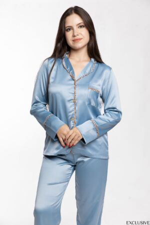 Pyjama Colette Satin Tigré : Chemise & Pantalon Élégants en Bleu Pétrol