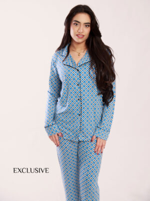 Ensemble Pyjama Colette Bleu Avec Motif : Chemise et Pantalon Confortable en Coton