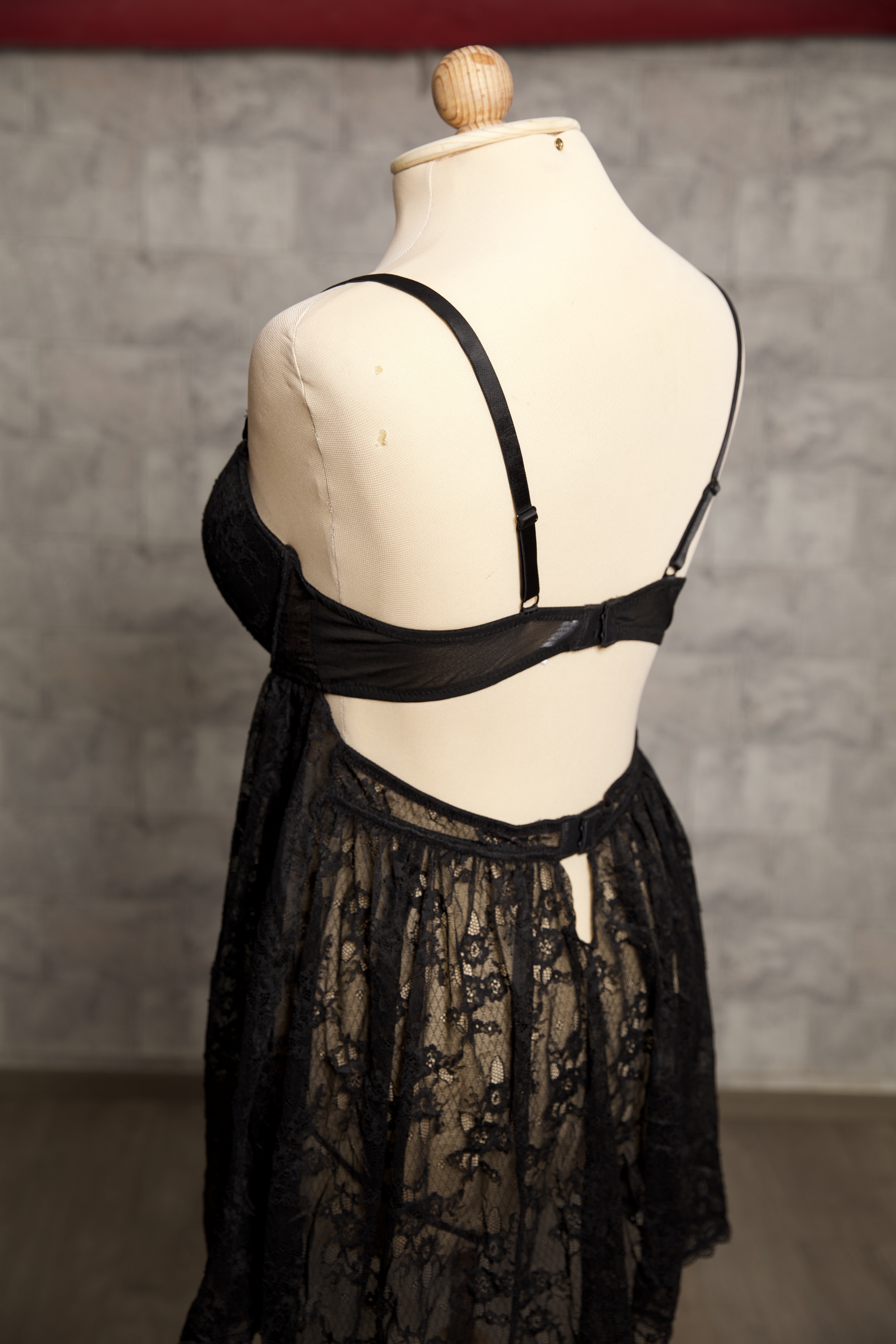 Nuisette en Dentelle Avec String413